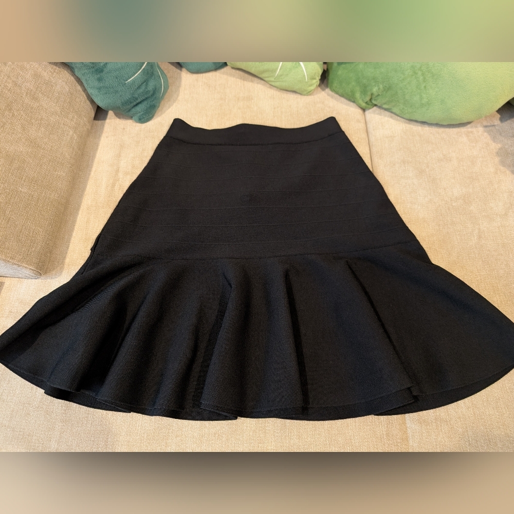 Guess tulip skirt